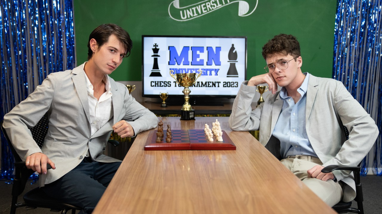 MEN CheckingAndMatingHim TroyeDean LukeConnors