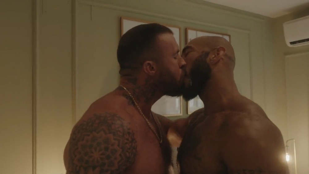 HugeAjax Fucks Louis Ricaute